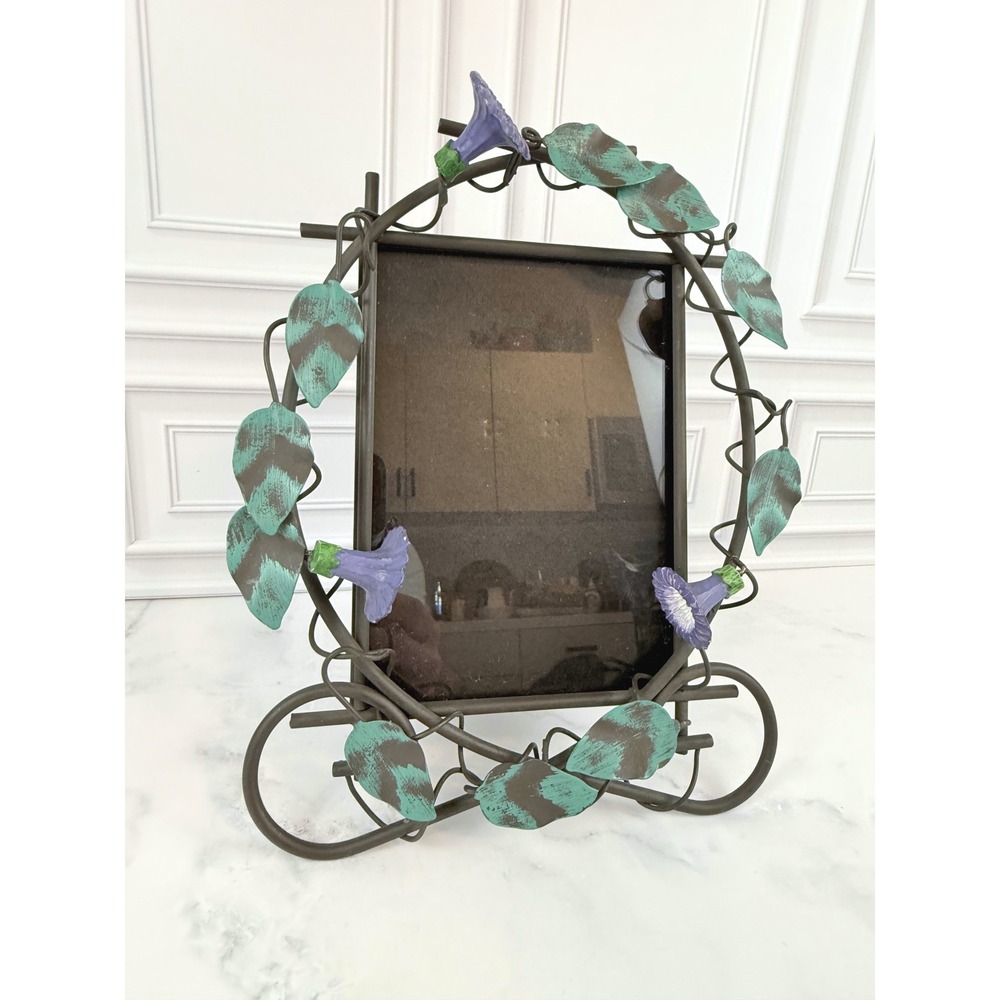 VTG 2001 Lefton Metal 5X7 Standing Photo Frame Floral Trumpet Vines Motif READ